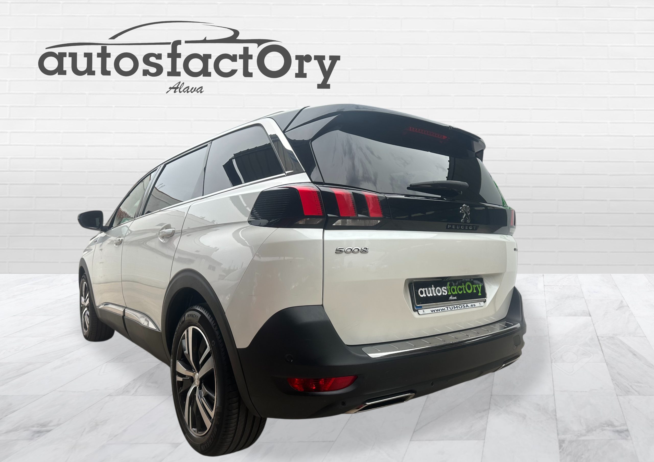 PEUGEOT 5008
