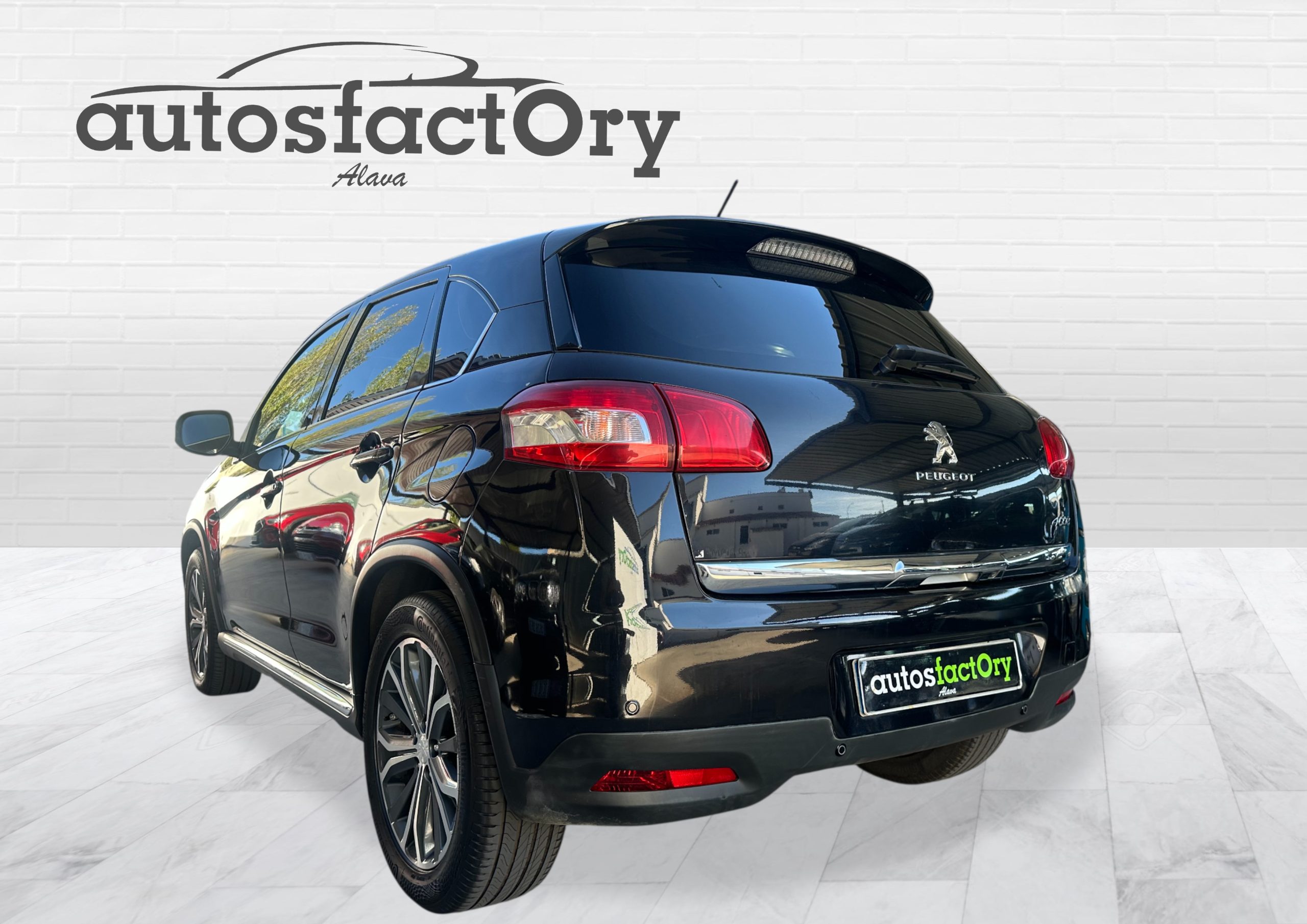PEUGEOT 4008