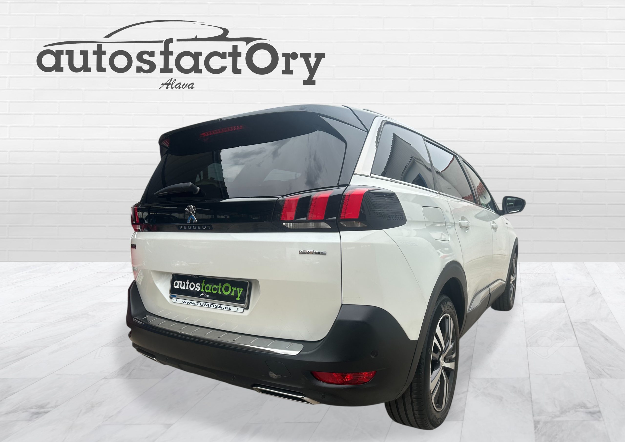 PEUGEOT 5008