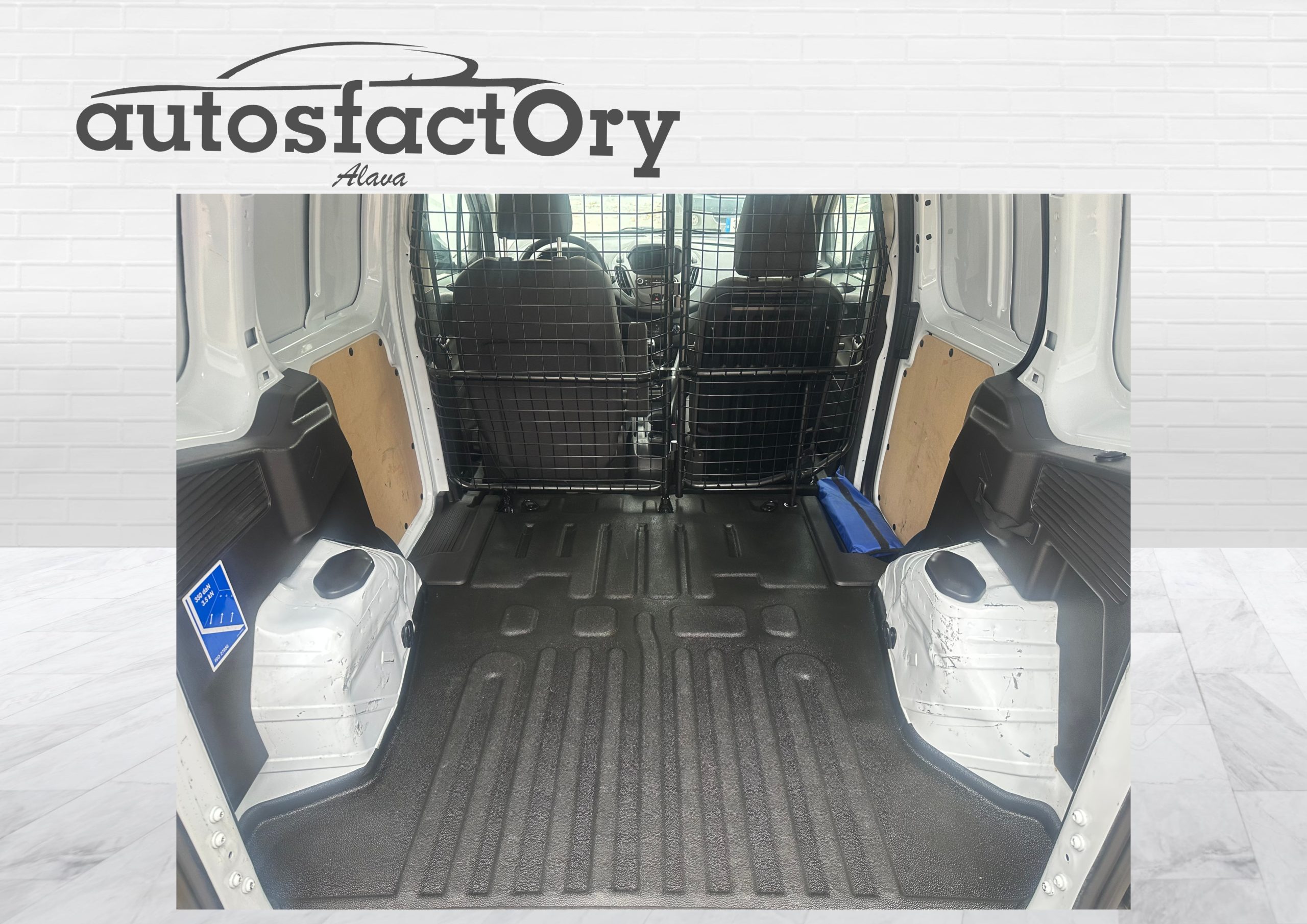 FORD TRANSIT COURIER